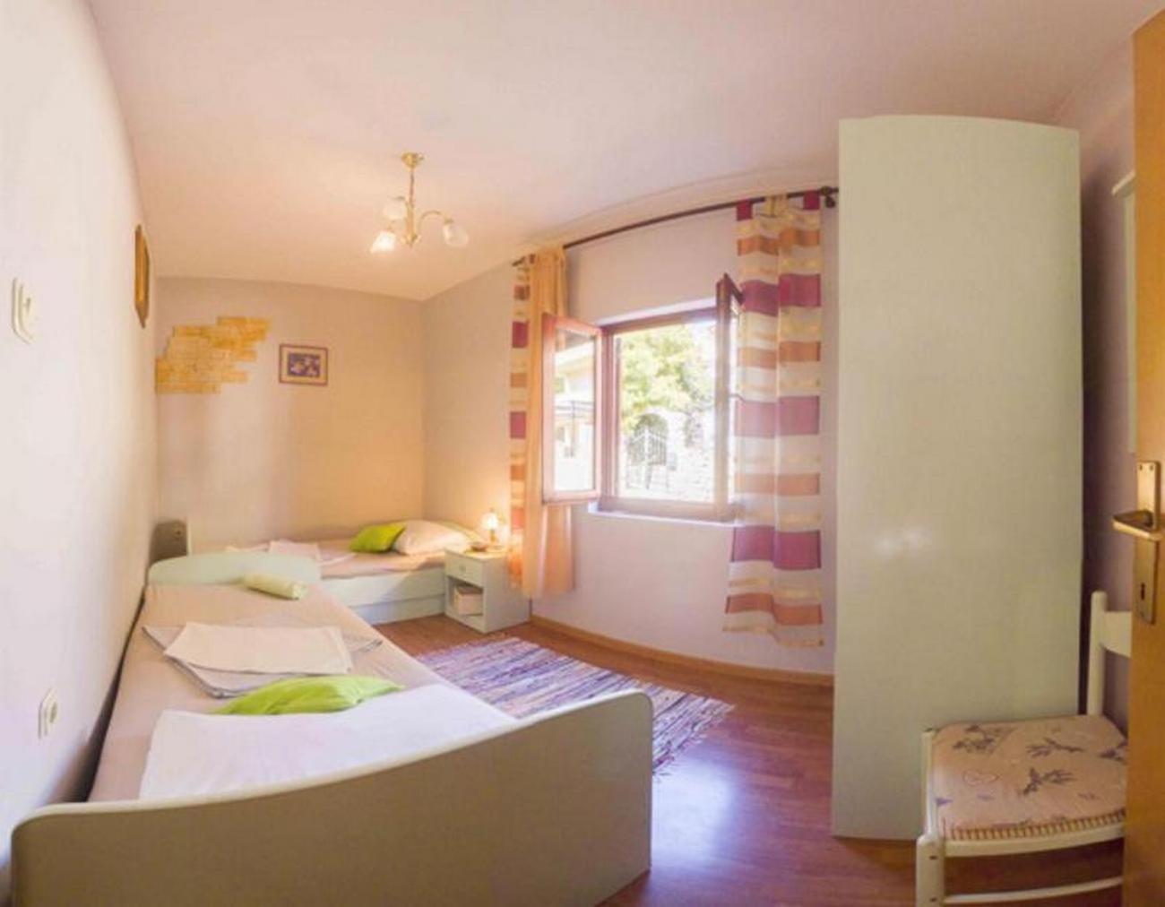 Apartment Milna 8896B Vis Exterior foto